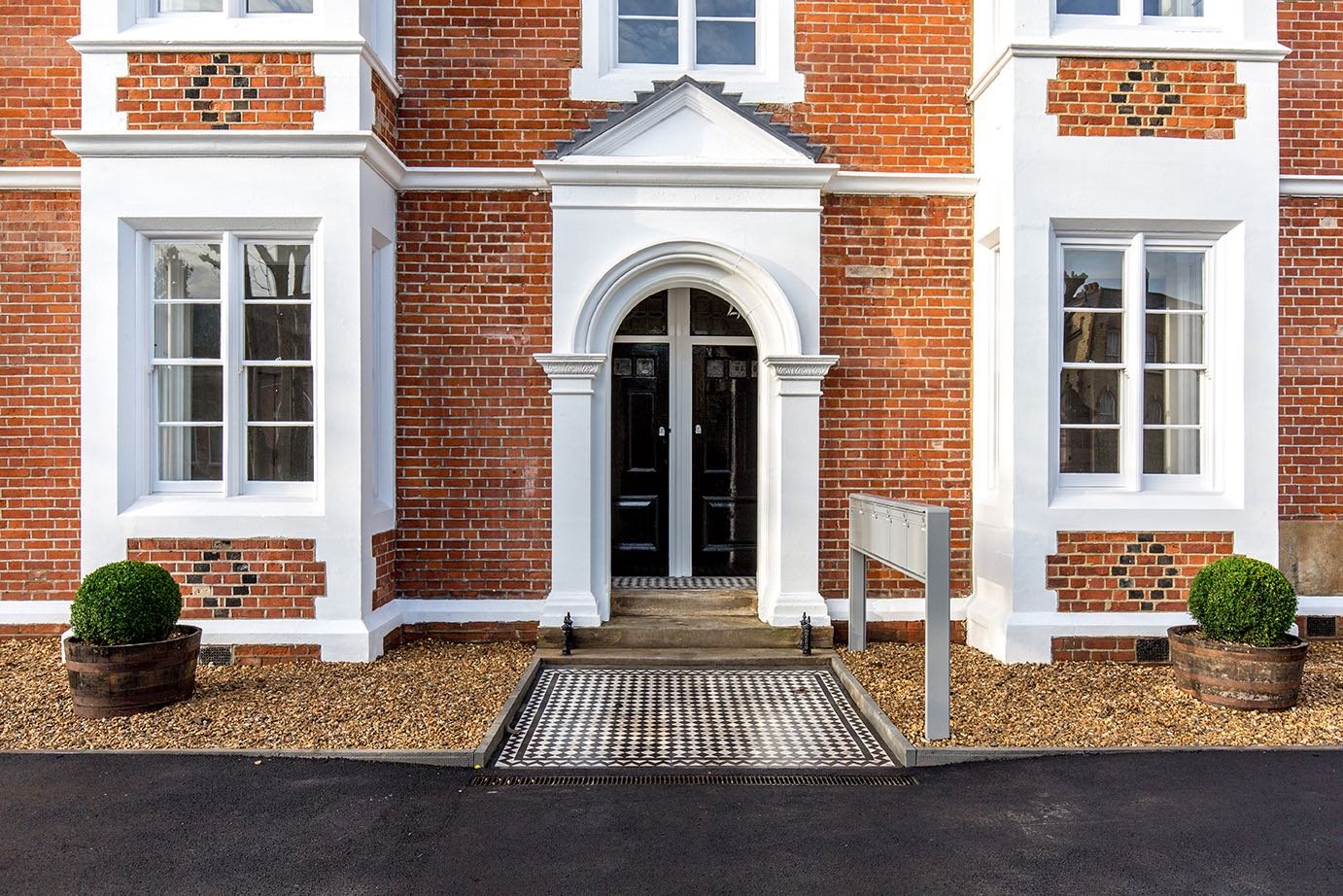 Photos and Video of Osterley Mansions in Isleworth,