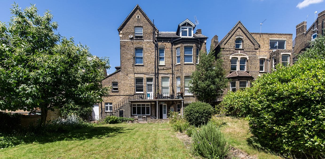 Photos and Video of 5 Arkwright Road in London,